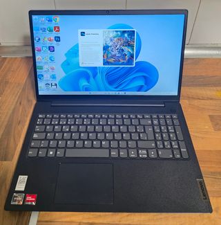 Ordenador portátil Lenovo AMD RYZEN 3 5300U, 8RAM