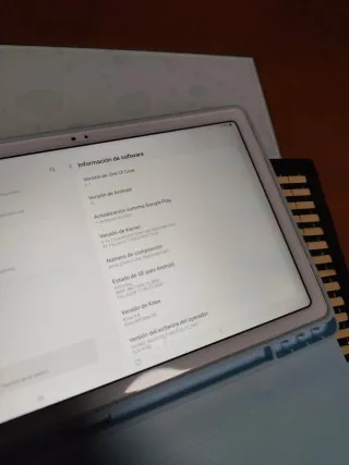 Tablet Samsung Galaxy Tab A7 con Teclado Azul