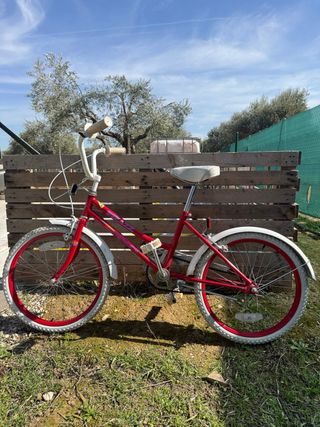 Bicicleta infantil roja 7-10 años