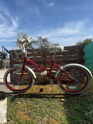 Bicicleta infantil roja 7-10 años