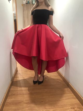 Vestido fiesta cuerpo negro falda roja