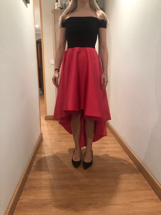 Vestido fiesta cuerpo negro falda roja