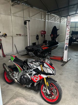 Aprilia Tuono V4 1100 factory Superpole