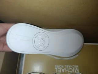 Zapatillas Michael Kors Beige y Blancas