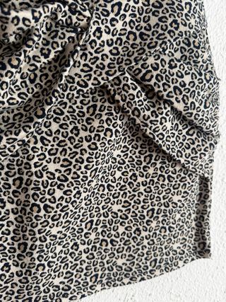 Falda asimétrica Zara estampada animal print • M