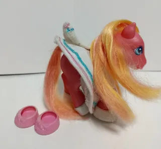 Mi Pequeño Pony con Ropa y zapatos.
