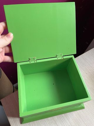 Caja de madera vintage decorada