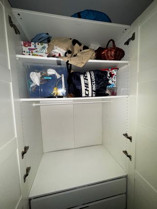 3 Armadi a giorno e 1 con cassetti 180€ 1UN