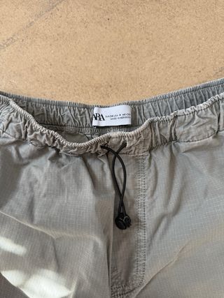 Pantalón ancho gris verde