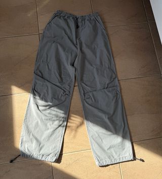 Pantalón ancho gris verde