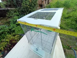 Gaiola para aves em bom estado