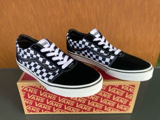 Vans 37