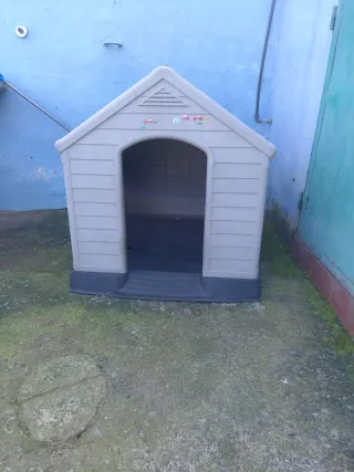 Caseta para perro de plástico