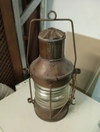 Lámpara de barco antigua electrificada