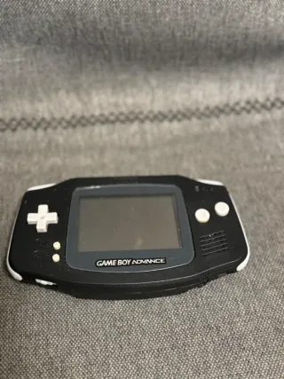 Nintendo Game Boy Advance Negra y Blanca