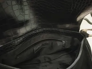 Borsetta nera con catena