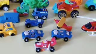 Lote de Juguetes: Coches, Trenes y Más