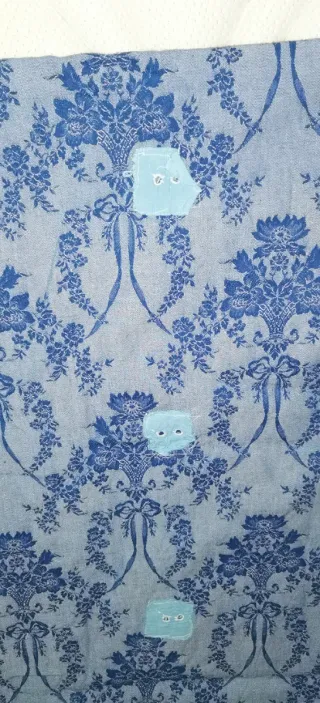 Tela antigua floral azul y blanco