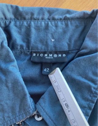 Navy new shirt. Worn 1 time to try. S, IT 42