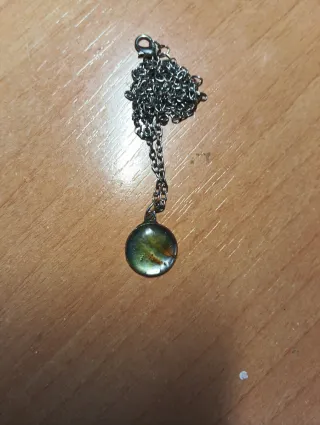 Anillos,collares,llaveros y pinzas con flores