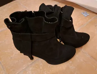 Botín Morgan tacón negro