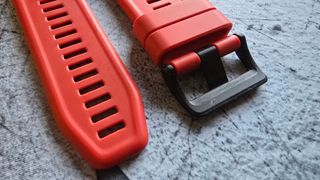 CORREA ORIGINAL GARMIN QUICKFIT 26mm. COLOR ROJO.