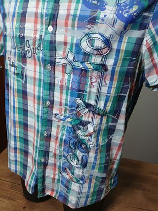 Camisa manga corta desigual
