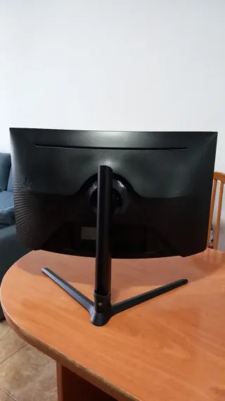 Monitor Samsung Odyssey Neo G7 32 4K 165Hz Curvo