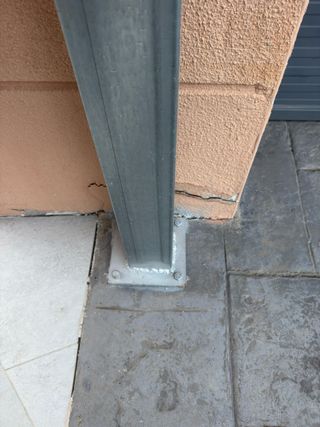 Porche inoxidable con lonas aislantes