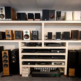 𝐂𝐨𝐦𝐩𝐫𝐨 𝐀𝐥𝐭𝐚𝐯𝐨𝐜𝐞𝐬 𝐇𝐢𝐅𝐢 𝐉𝐁𝐋 𝐁&𝐖 𝐊𝐄𝐅 𝐖𝐡𝐚𝐫𝐟𝐞𝐝𝐚𝐥𝐞.