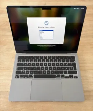 MacBook Air 13 M3 16GB RAM 256GB SSD