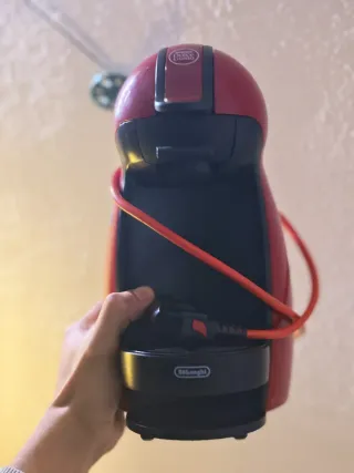 Cafetera Dolce Gusto Roja