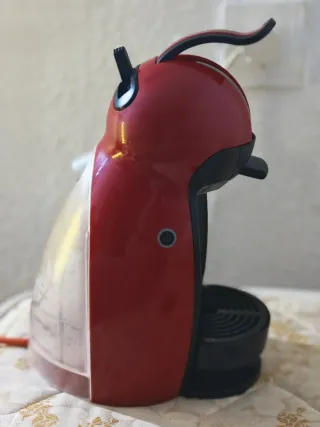 Cafetera Dolce Gusto Roja