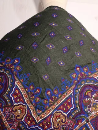 PRECIOSO PAÑUELO ANTIGUO INDUMENTARIA TRADICIONAL
