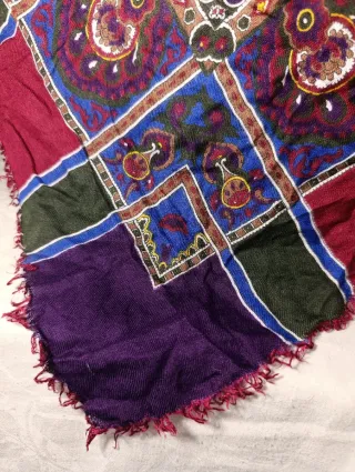 PRECIOSO PAÑUELO ANTIGUO INDUMENTARIA TRADICIONAL