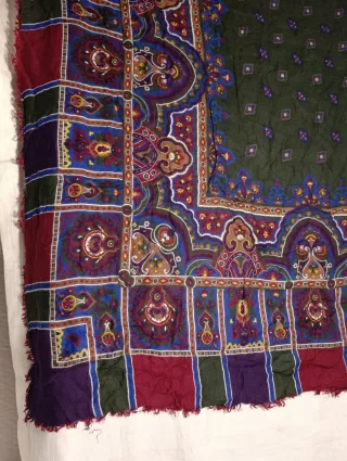 PRECIOSO PAÑUELO ANTIGUO INDUMENTARIA TRADICIONAL