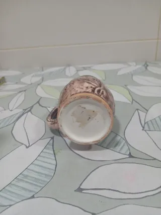 Jarra cerveza alemana antigua con tapa