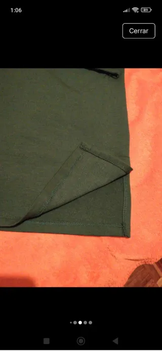 Vestido verde con texto Vous me manquez