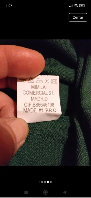 Vestido verde con texto Vous me manquez