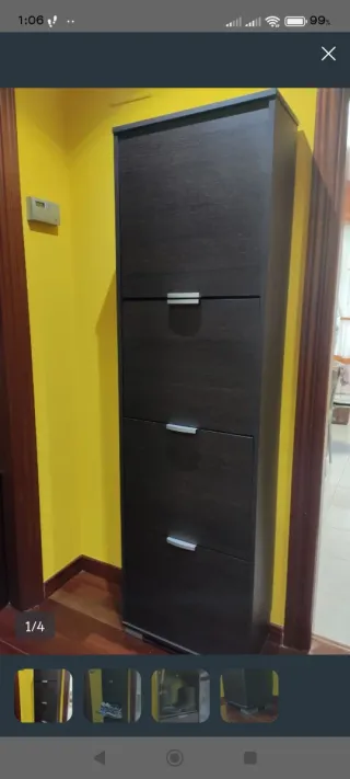 Zapatero de madera oscuro