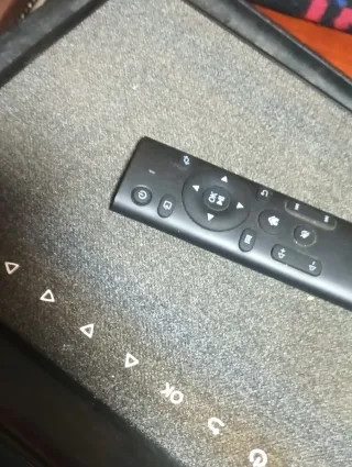 Proyector Wimius con funda y pantalla