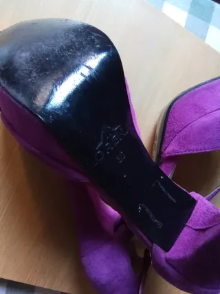 Sandalias de piel de ante fucsia tacón alto