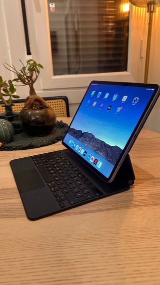 iPad Pro 12.9 M2 256GB + Teclado + Lápiz