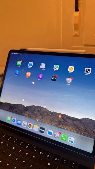 iPad Pro 12.9 M2 256GB + Teclado + Lápiz