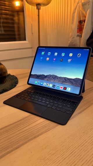 iPad Pro 12.9 M2 256GB + Teclado + Lápiz