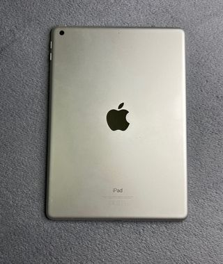 iPad 6ª Gen 128GB Wi-Fi Plata