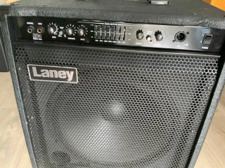 COMBO AMPLIFICADOR LANEY+BAJO IBANEZ SR305