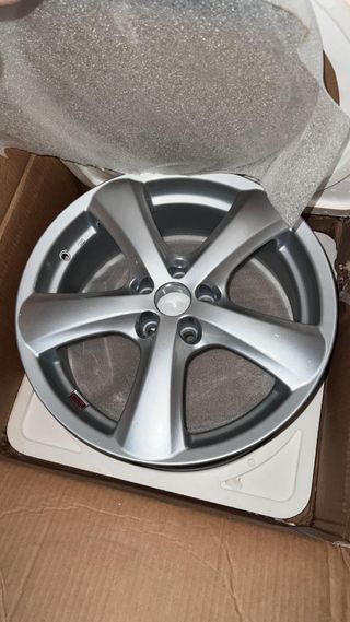 Llantas OZ Racing plateadas