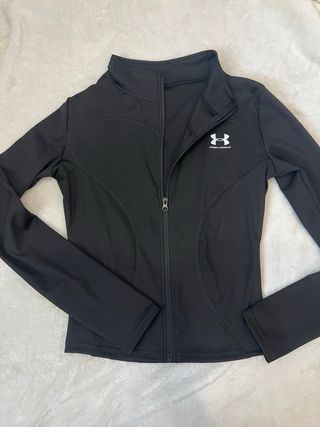 Chaqueta deportiva Under Armour negra