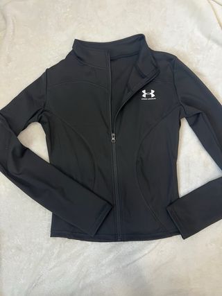 Chaqueta deportiva Under Armour negra